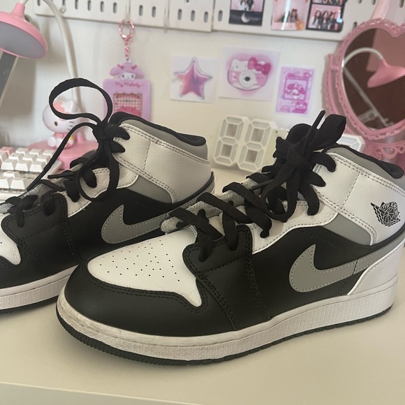 Air Jordan 1 mid ‘shadow’ GS - Picture 3 of 5